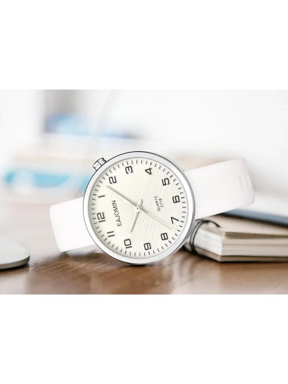 Women's White Analog Quartz Soft Silicone Band Easy Read Dial Waterproof Watch
